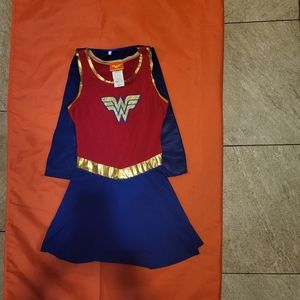 Girls Wonder Woman costume size M Medium with Cape